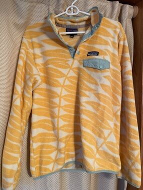 Patagonia Yellow Leaf Patterned Synchilla